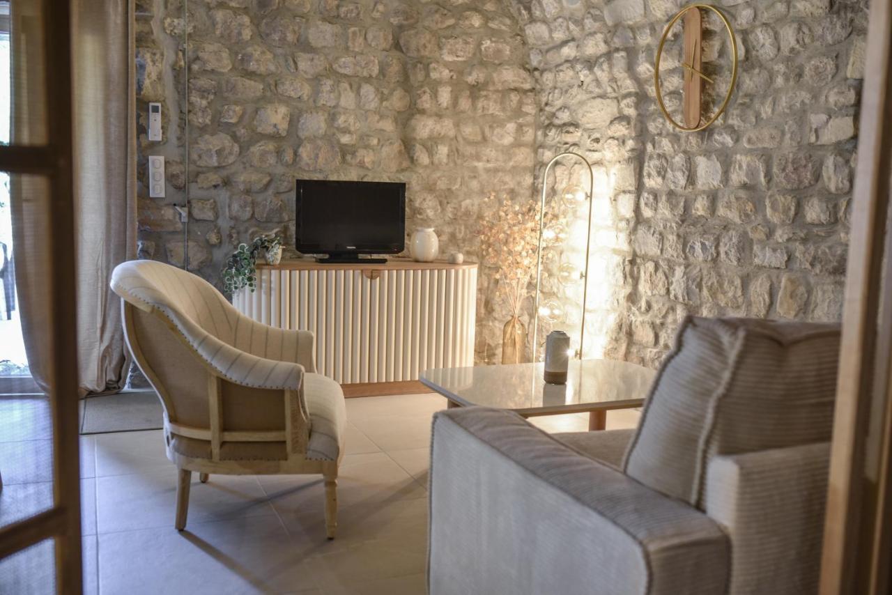 Château De Chaussy Ruoms Ngoại thất bức ảnh